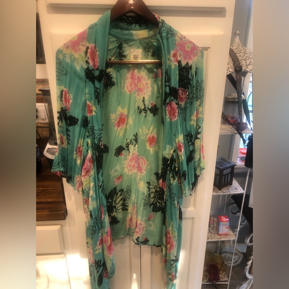 BillaBong Cardigan Size medium